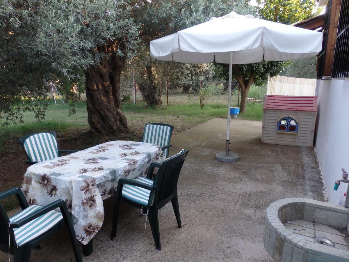 The Small House In The Olive Grove Lefokastro Exterior photo