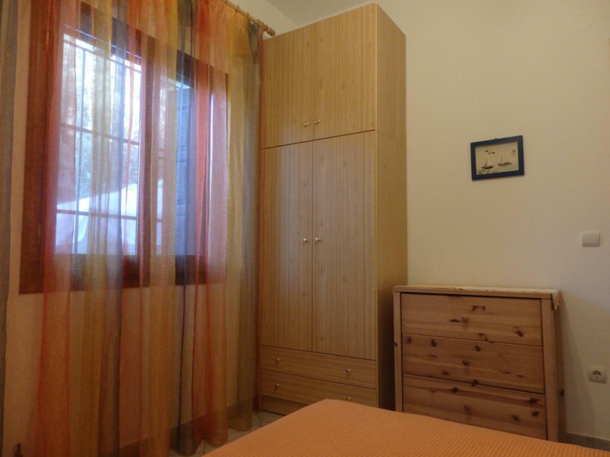 The Small House In The Olive Grove Lefokastro Exterior photo